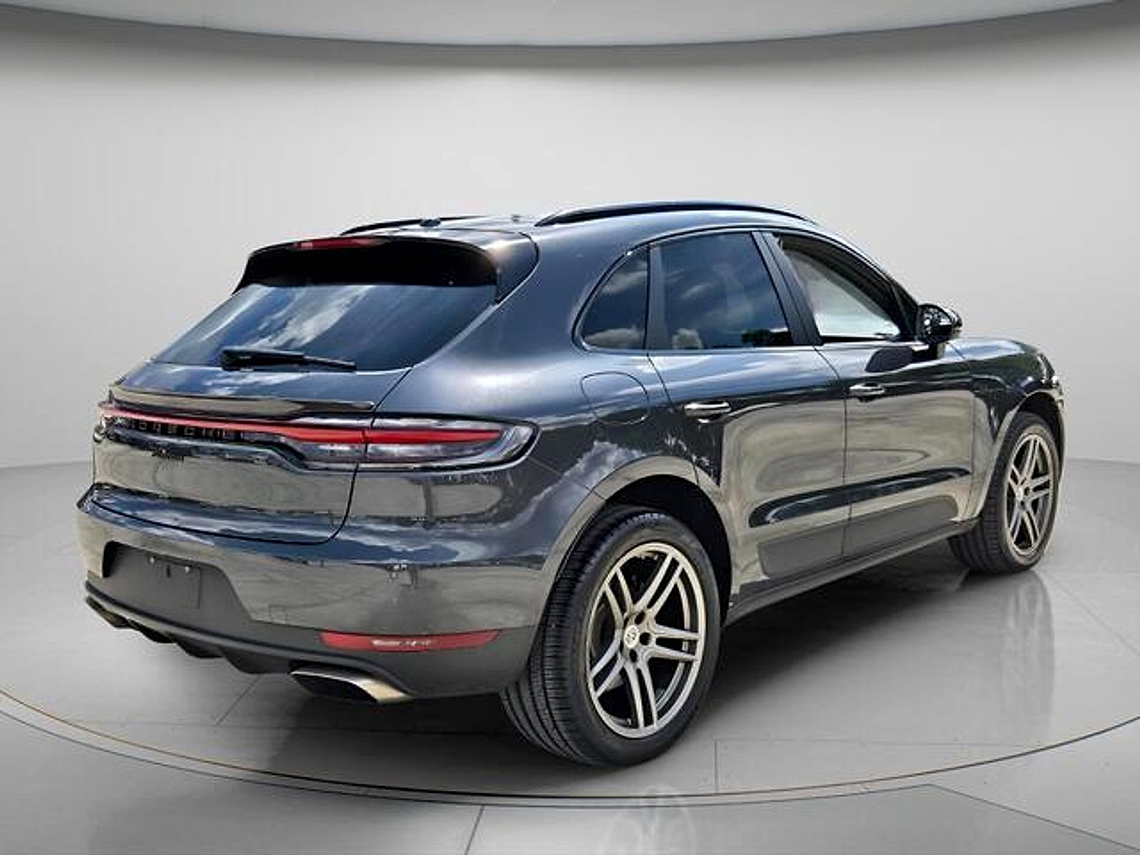 Used 2019 Porsche Macan AWD/4WD image 6