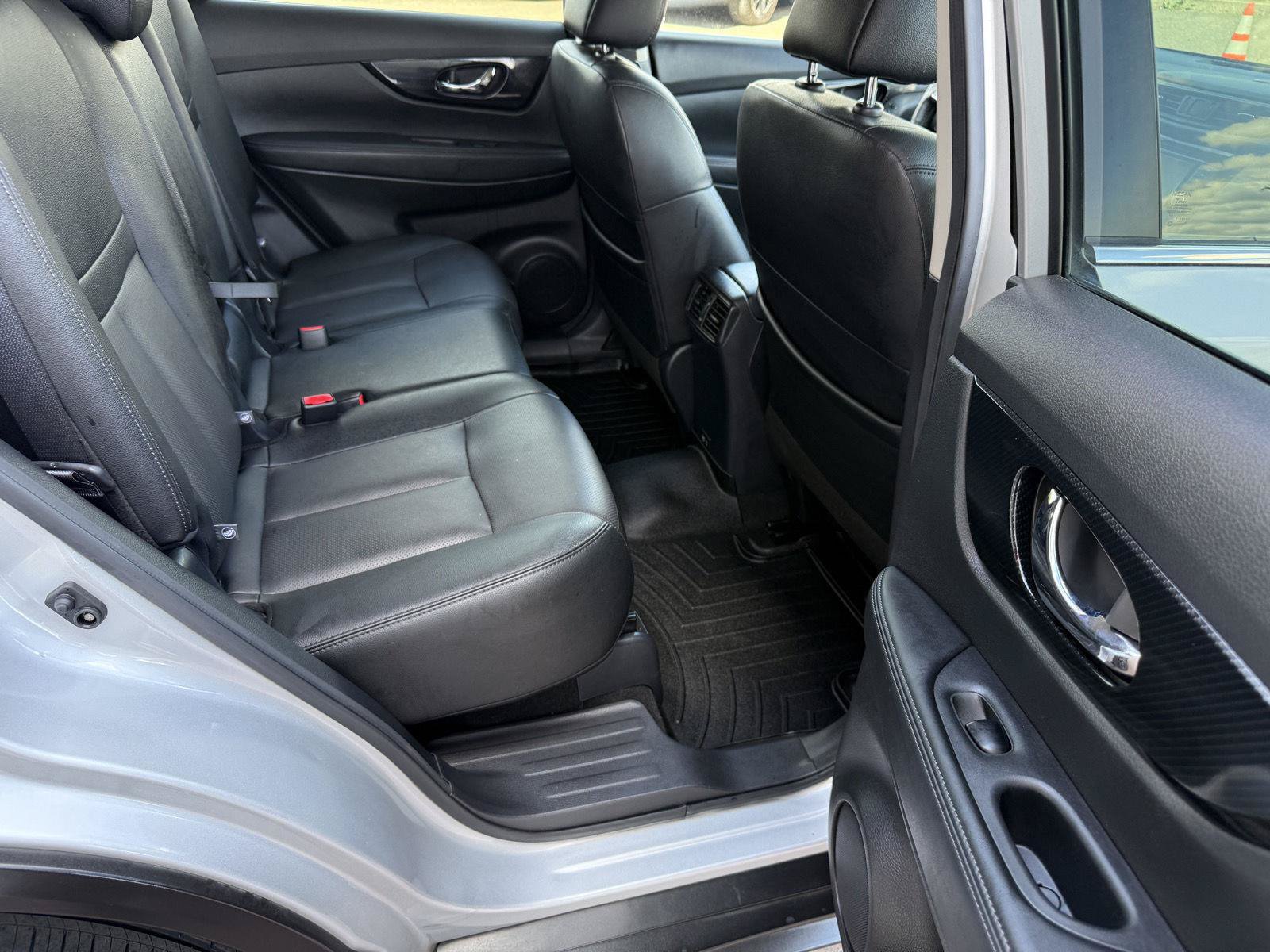 Used 2020 Nissan Rogue SL w/ Premium Package AWD/4WD image 19