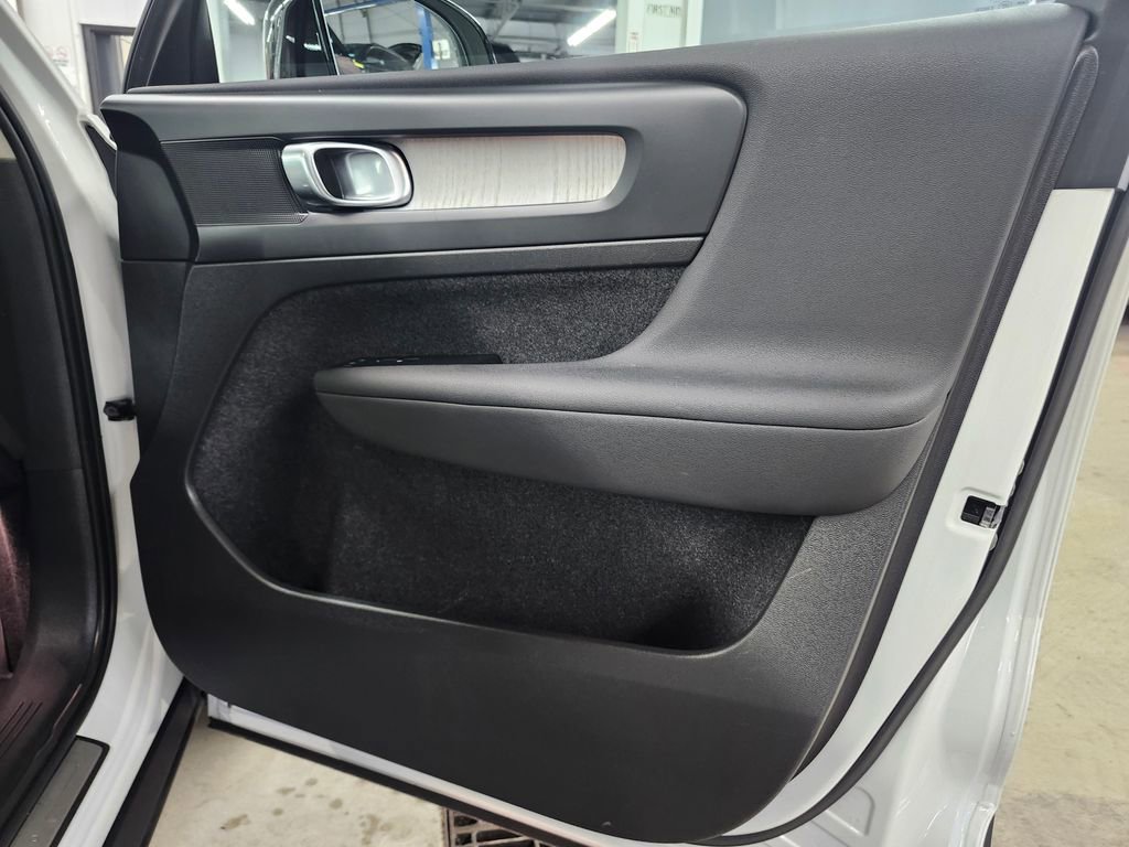 Used 2023 Volvo XC40 B5 Plus w/ Driver Assist Package image 14