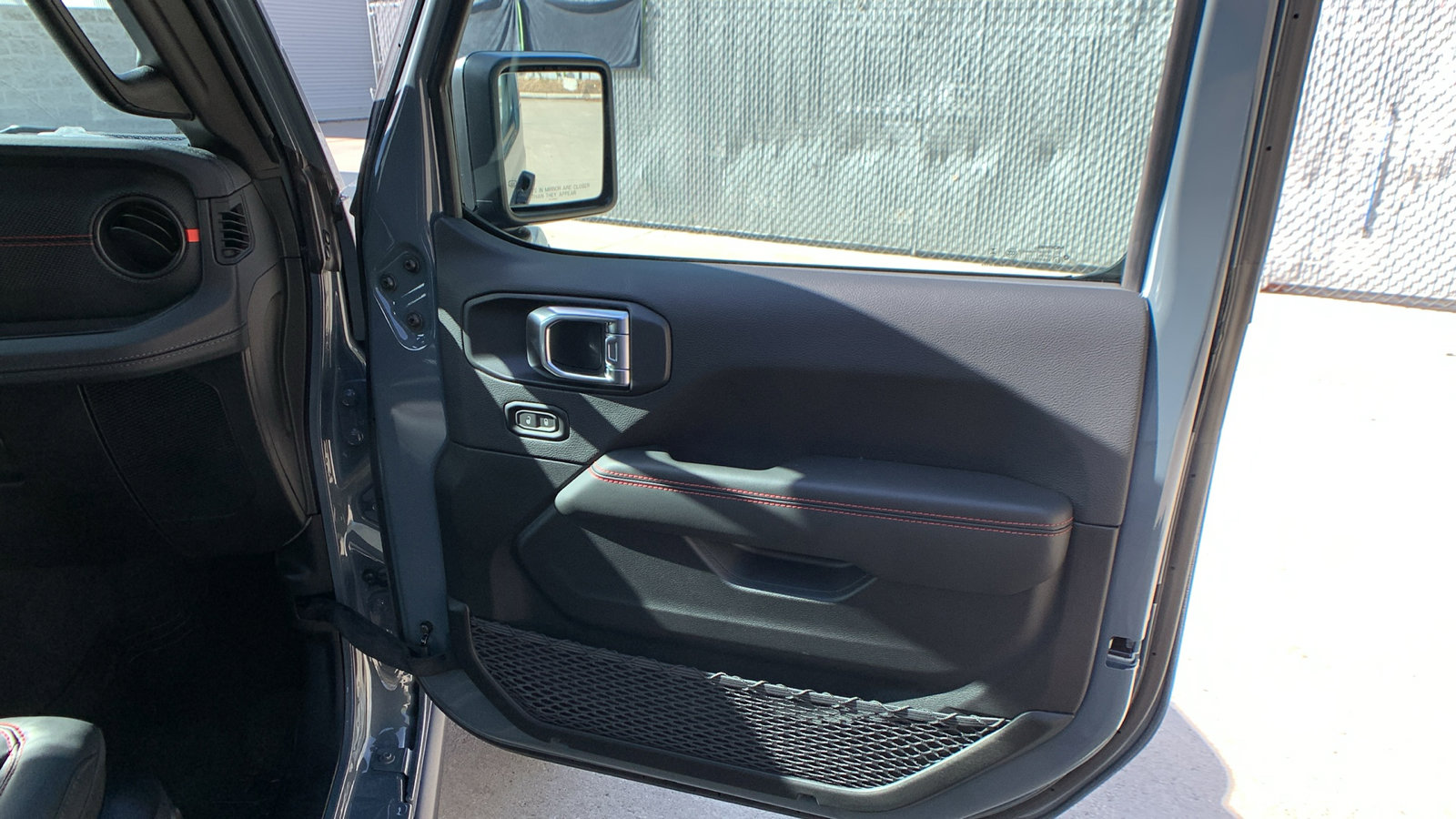 Used 2025 Jeep Wrangler Unlimited Rubicon image 29