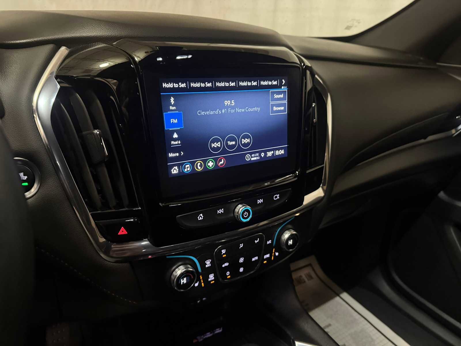 Used 2023 Chevrolet Traverse LT image 35