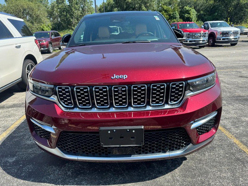 Used 2024 Jeep Grand Cherokee Summit AWD/4WD image 2