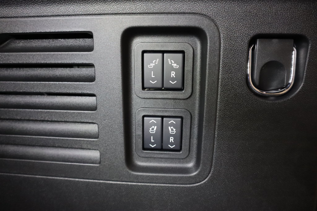 New 2027 GMC Acadia Denali Ultimate AWD/4WD image 32