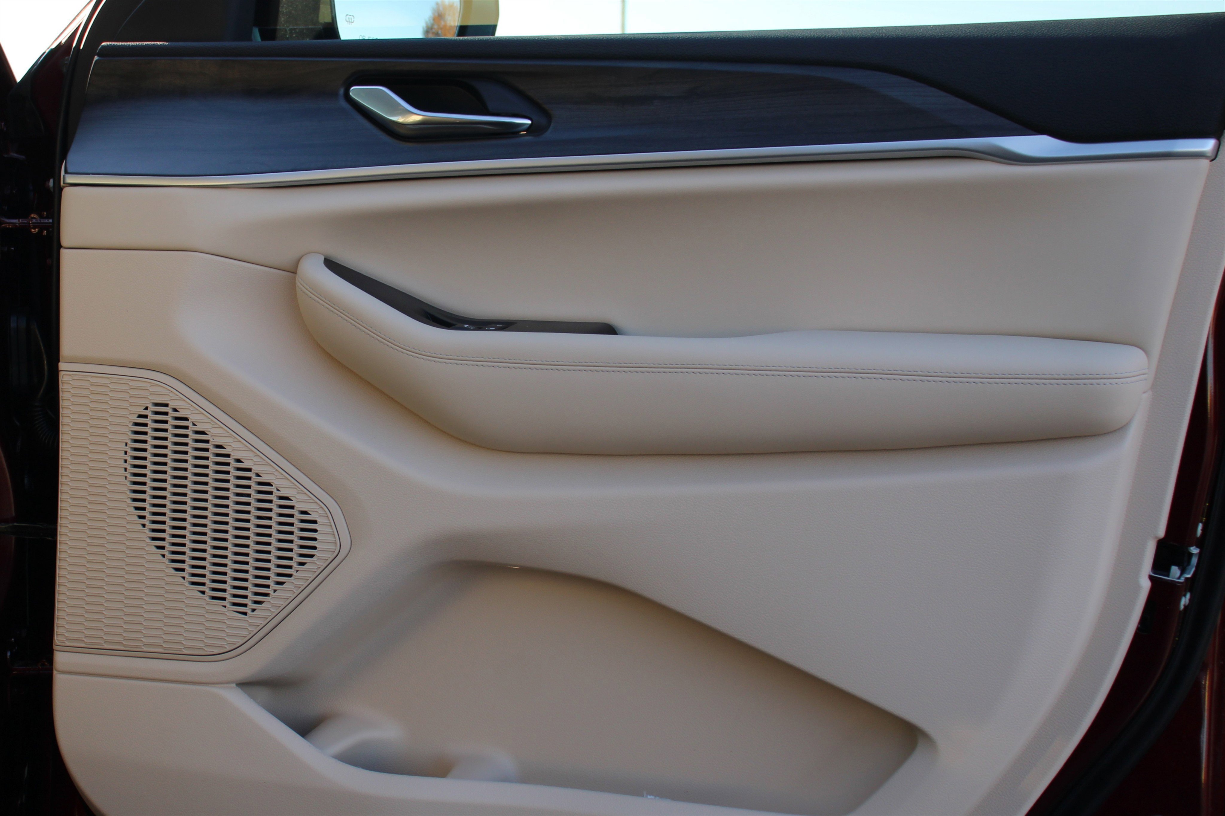 New 2025 Jeep Grand Cherokee Limited w/ Black Appearance Package image 31