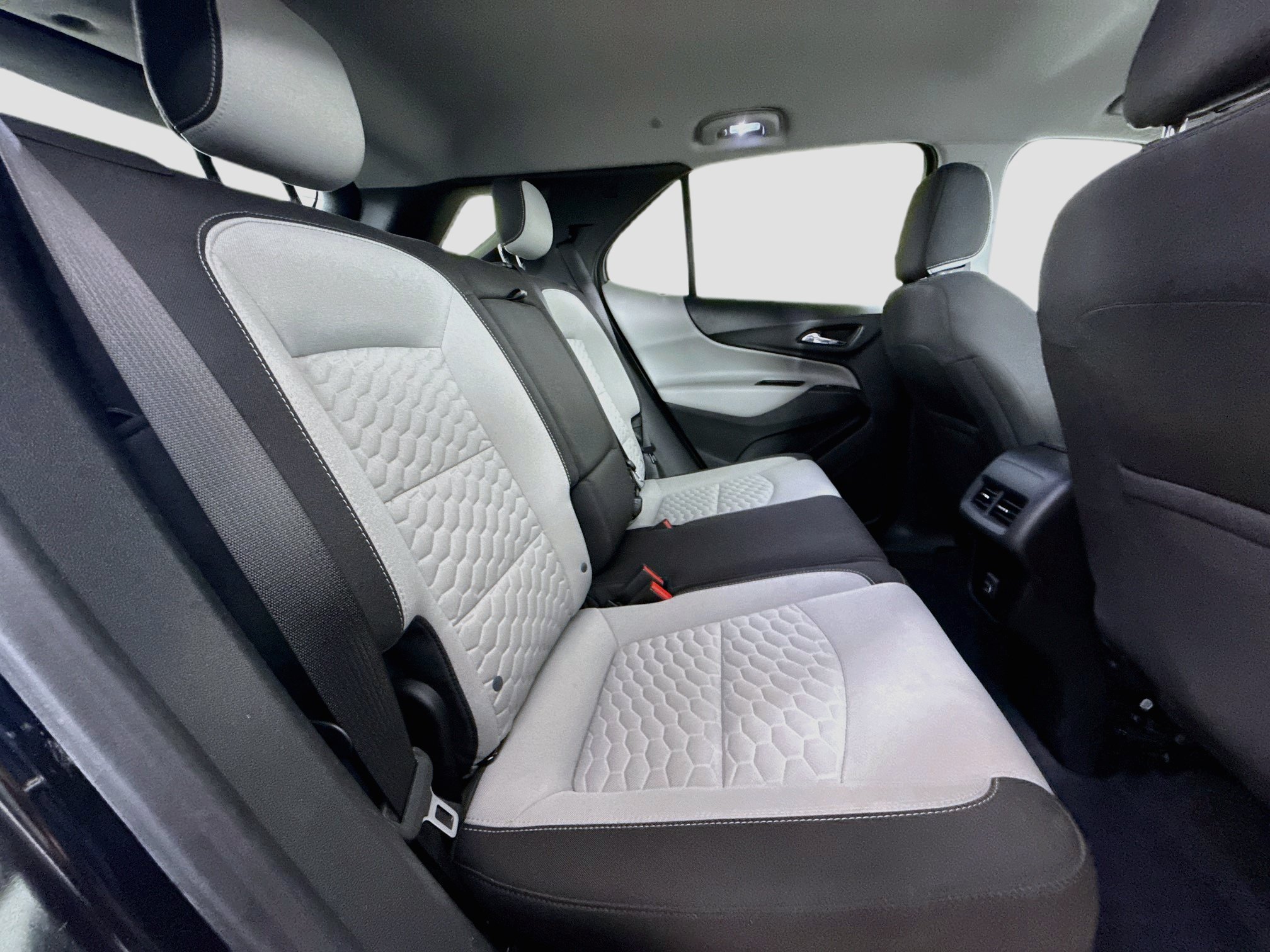 Used 2020 Chevrolet Equinox LS w/ LS Convenience Package FWD image 28