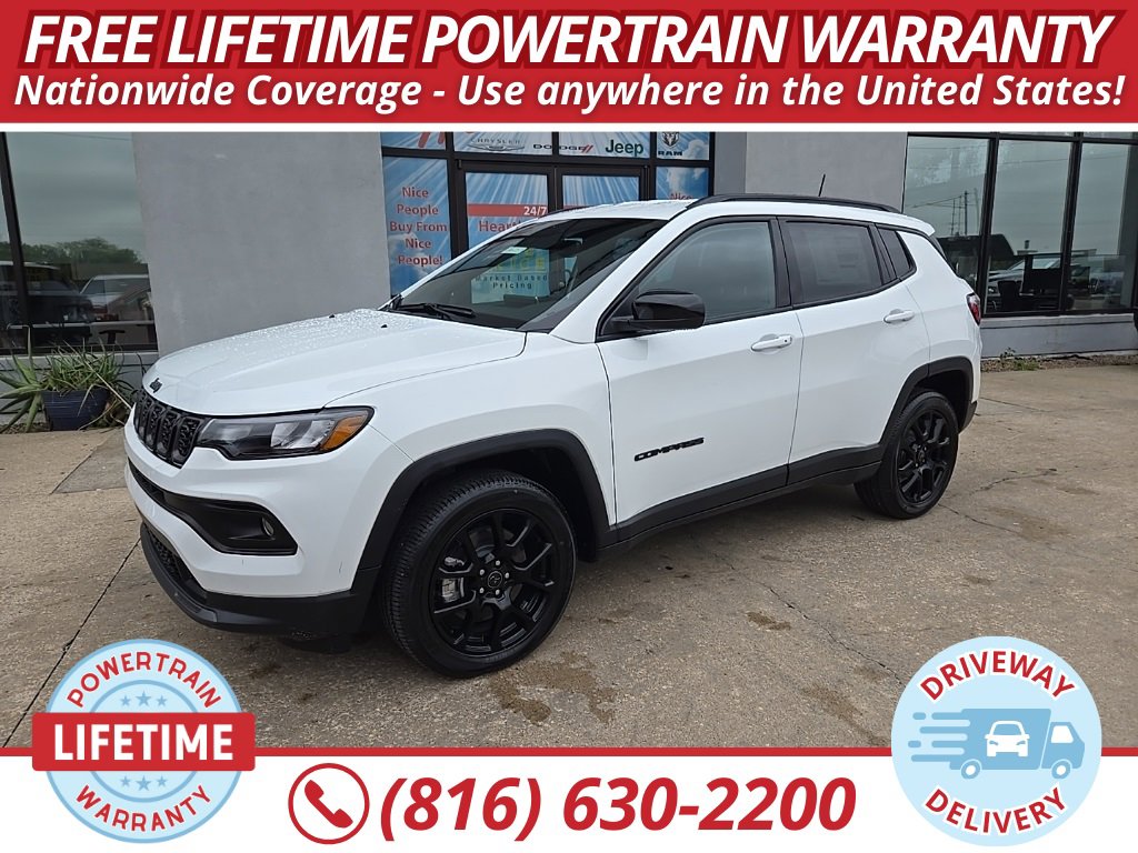 Used 2026 Jeep Compass Latitude image 1