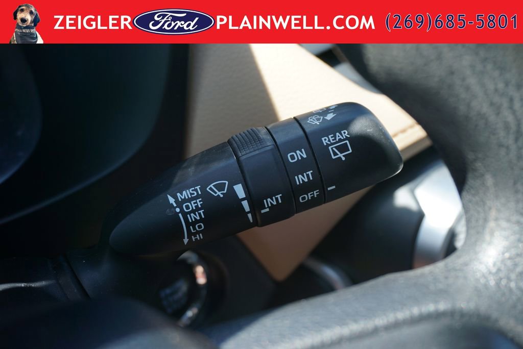 Used 2021 Toyota RAV4 XLE AWD/4WD image 25