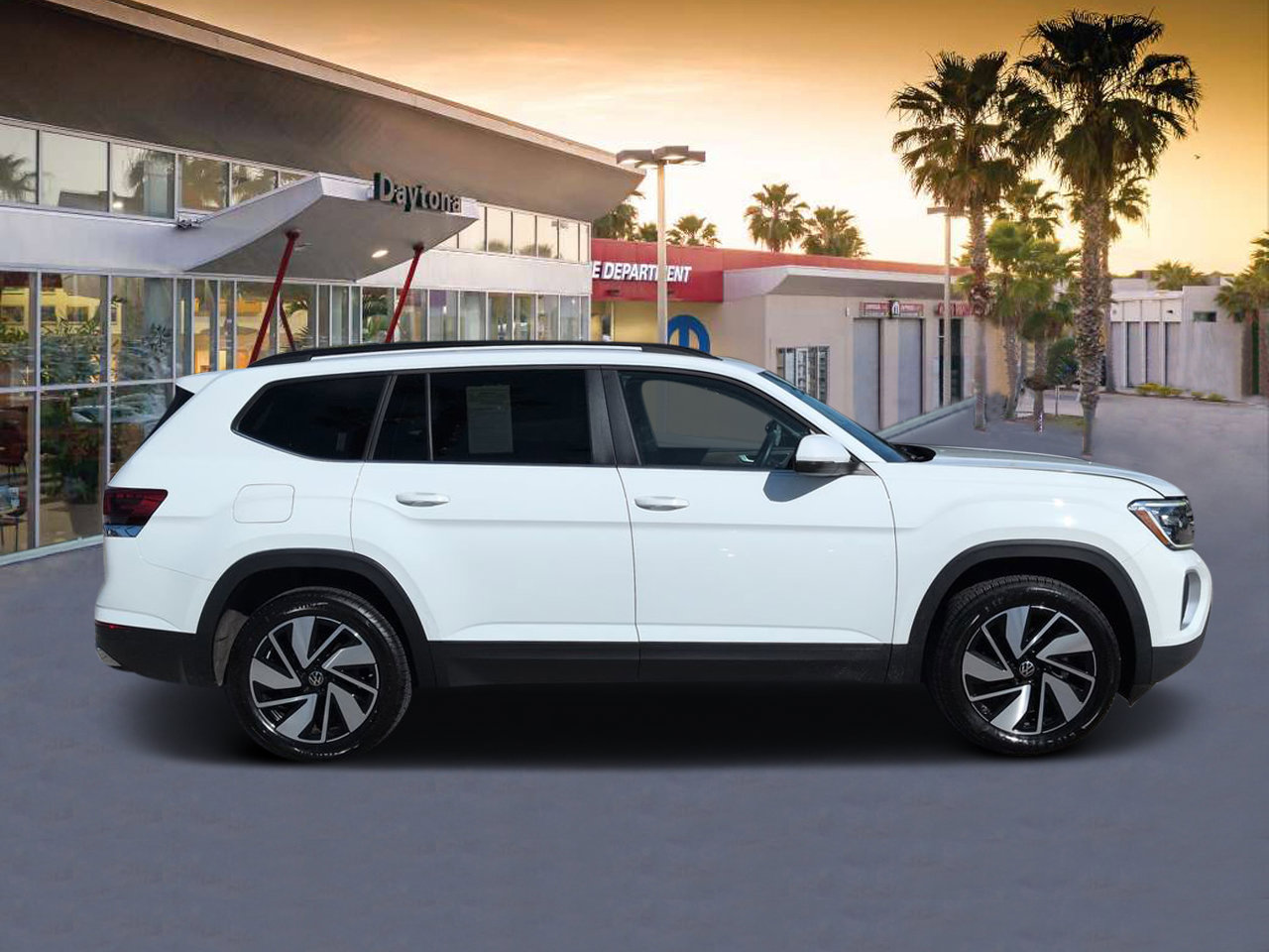 Used 2025 Volkswagen Atlas SE FWD image 2
