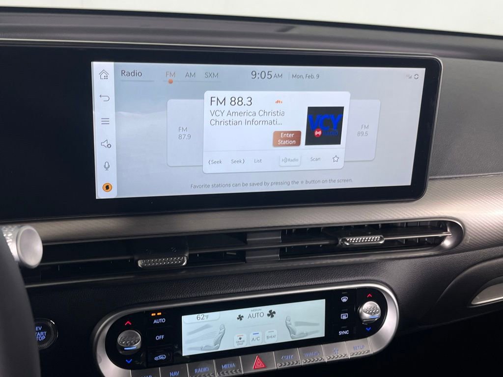 Used 2025 Genesis GV60 RWD image 17