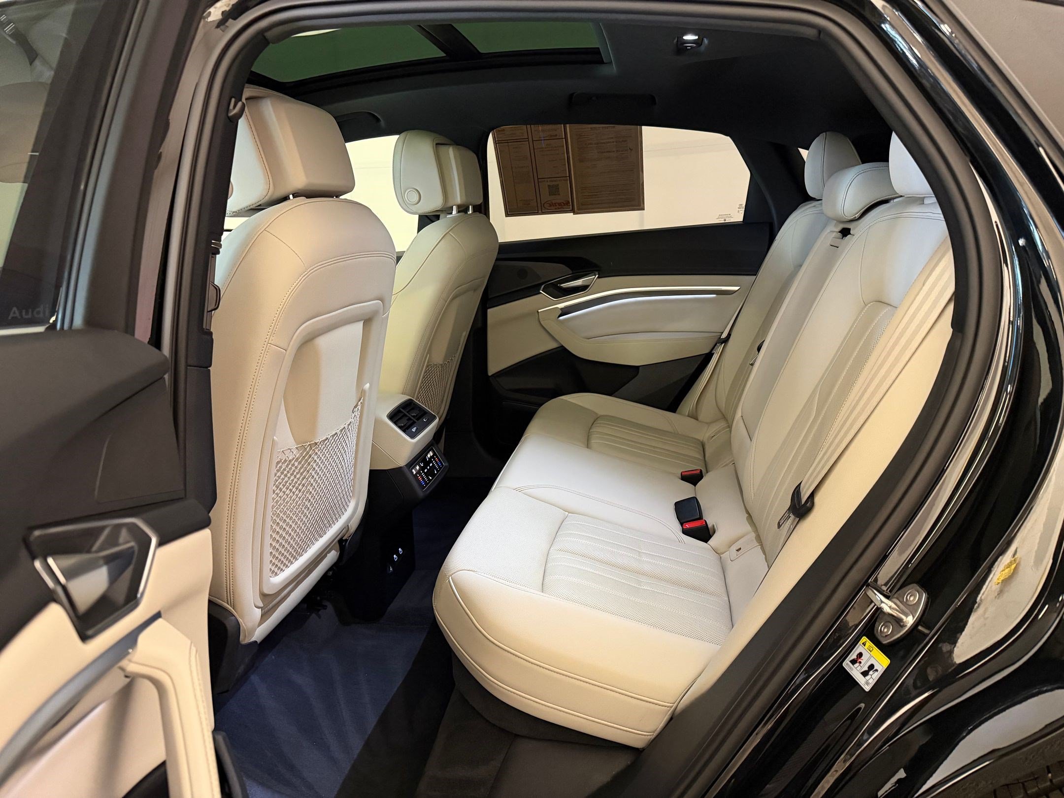 Certified 2024 Audi Q8 e-tron Premium Plus AWD/4WD image 23