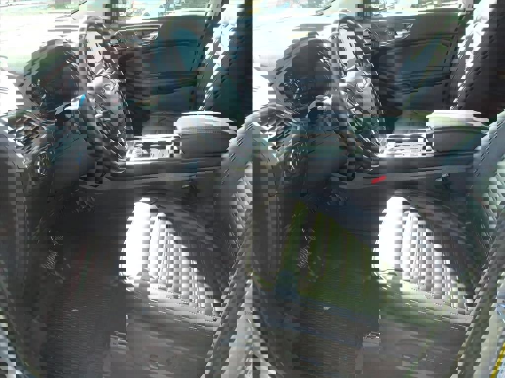 Used 2023 Ford Edge SEL w/ Convenience Package image 11