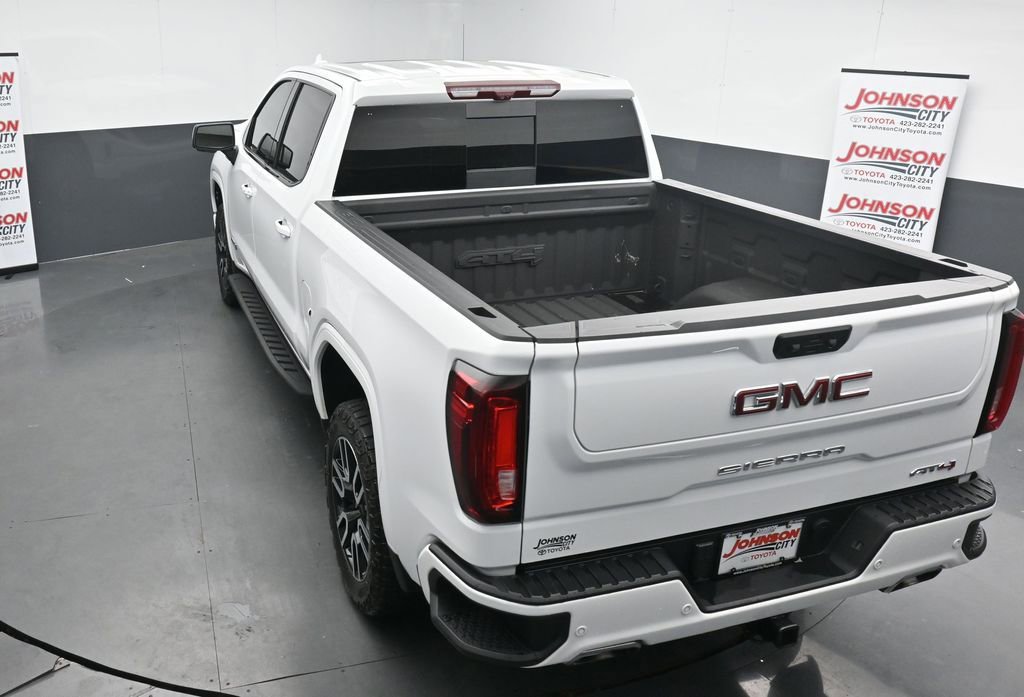Used 2024 GMC Sierra 1500 AT4 w/ Technology Package AWD/4WD image 30