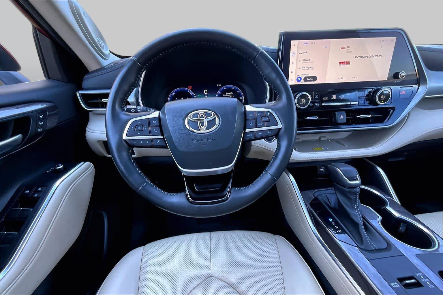 Used 2023 Toyota Highlander Platinum AWD/4WD image 6
