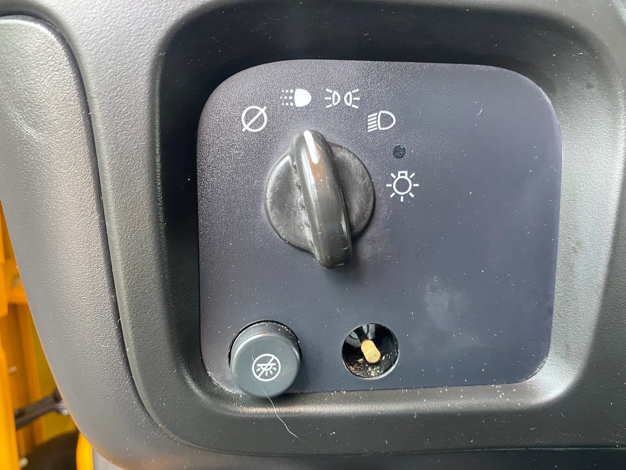 Used 2005 Chevrolet Express 3500 w/ School Bus Package image 17