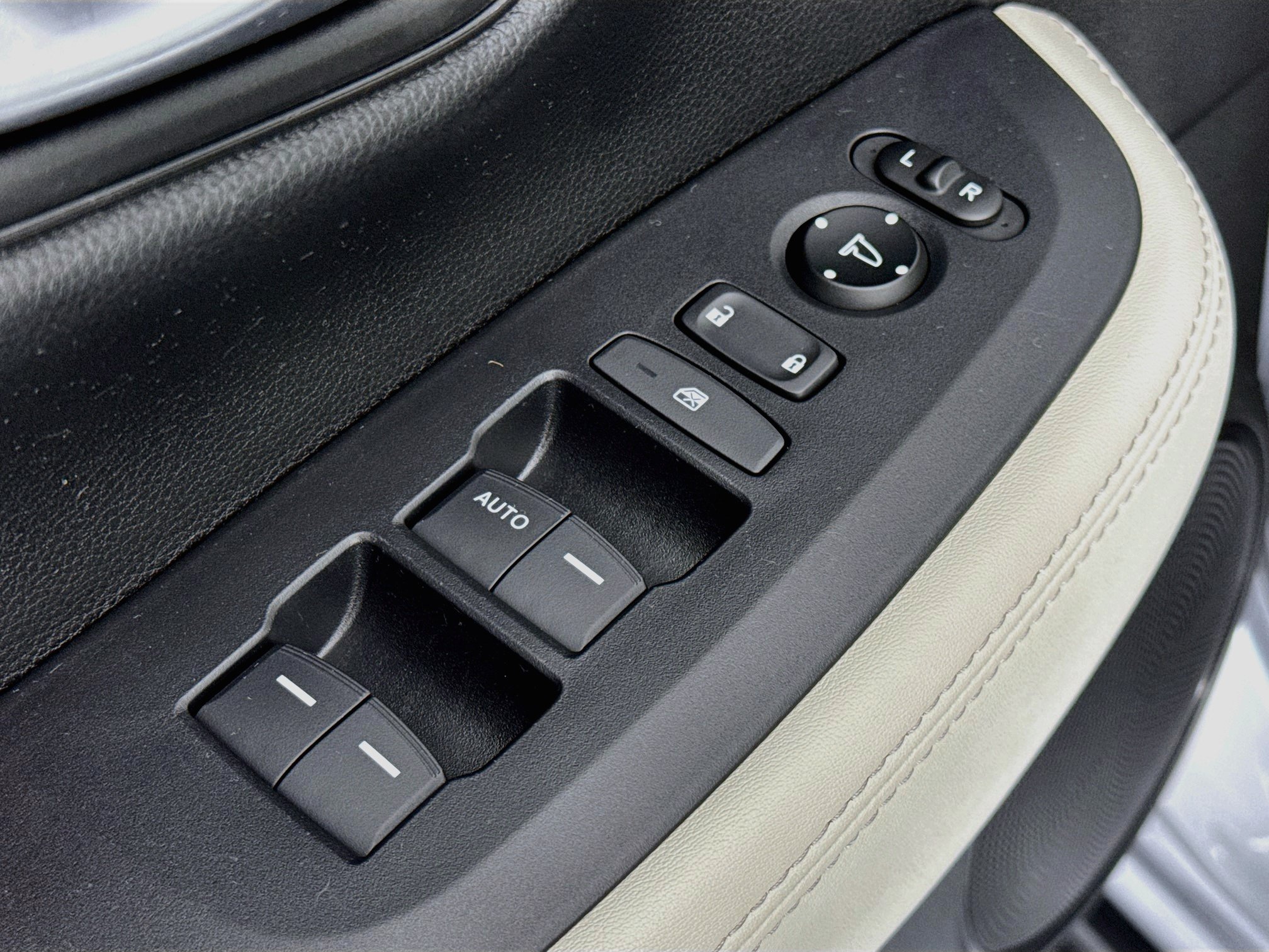 Certified 2024 Honda HR-V LX image 17