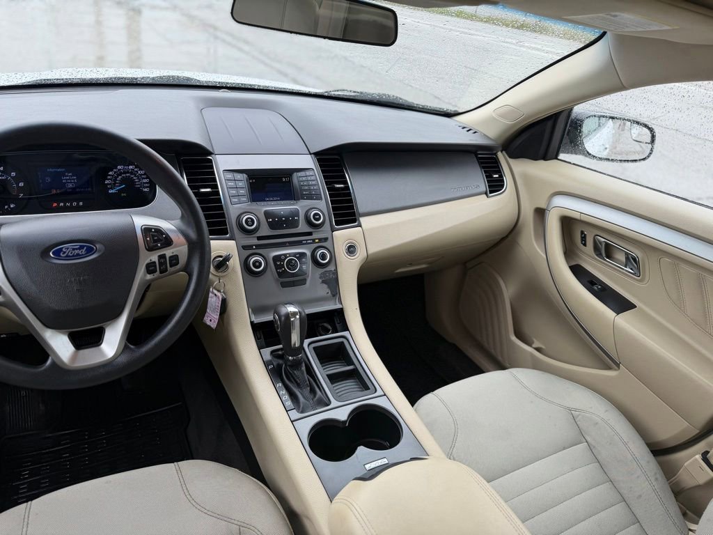 Used 2017 Ford Taurus SE FWD image 18