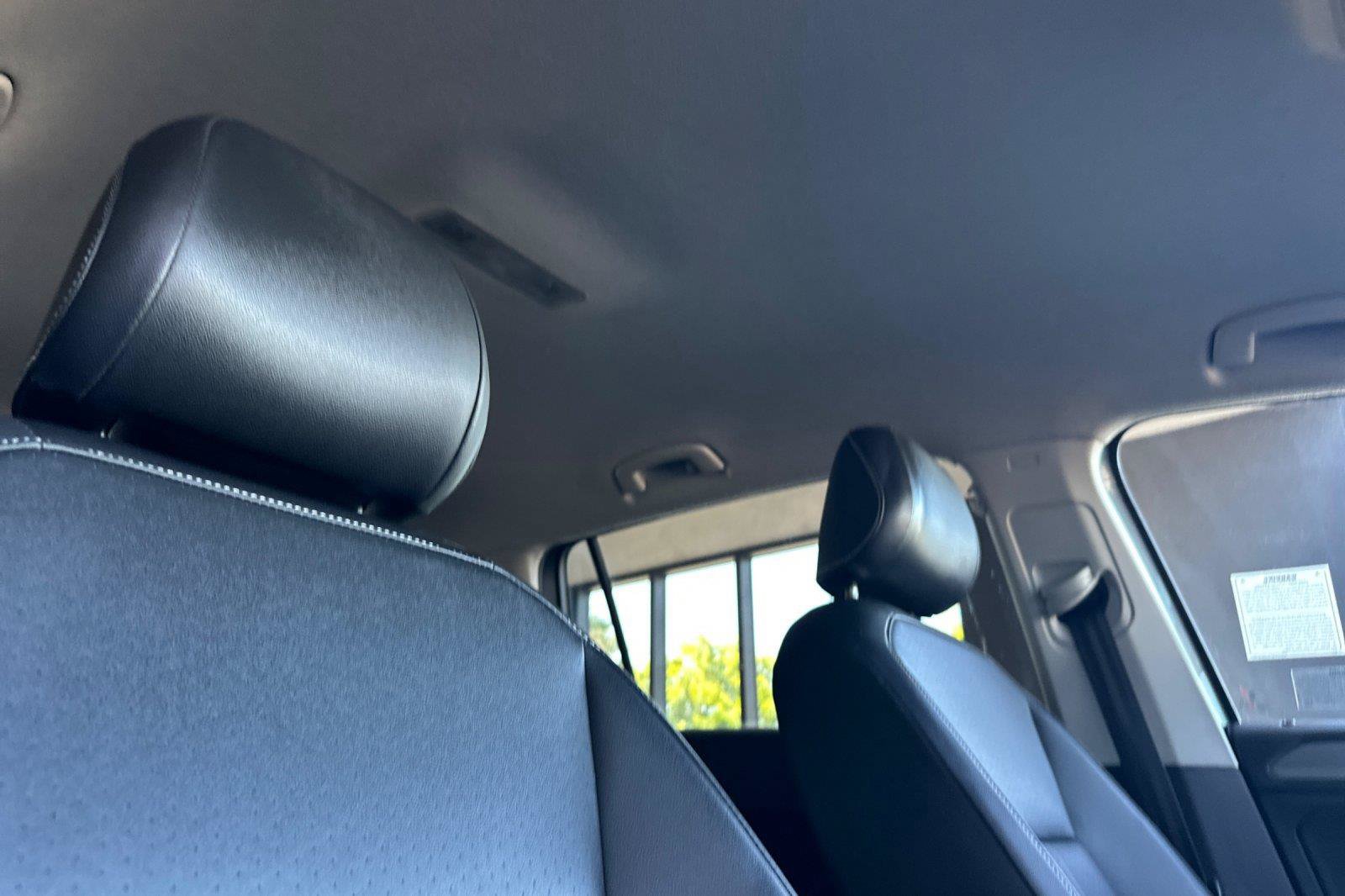 Certified 2023 Volkswagen Tiguan SE FWD image 18