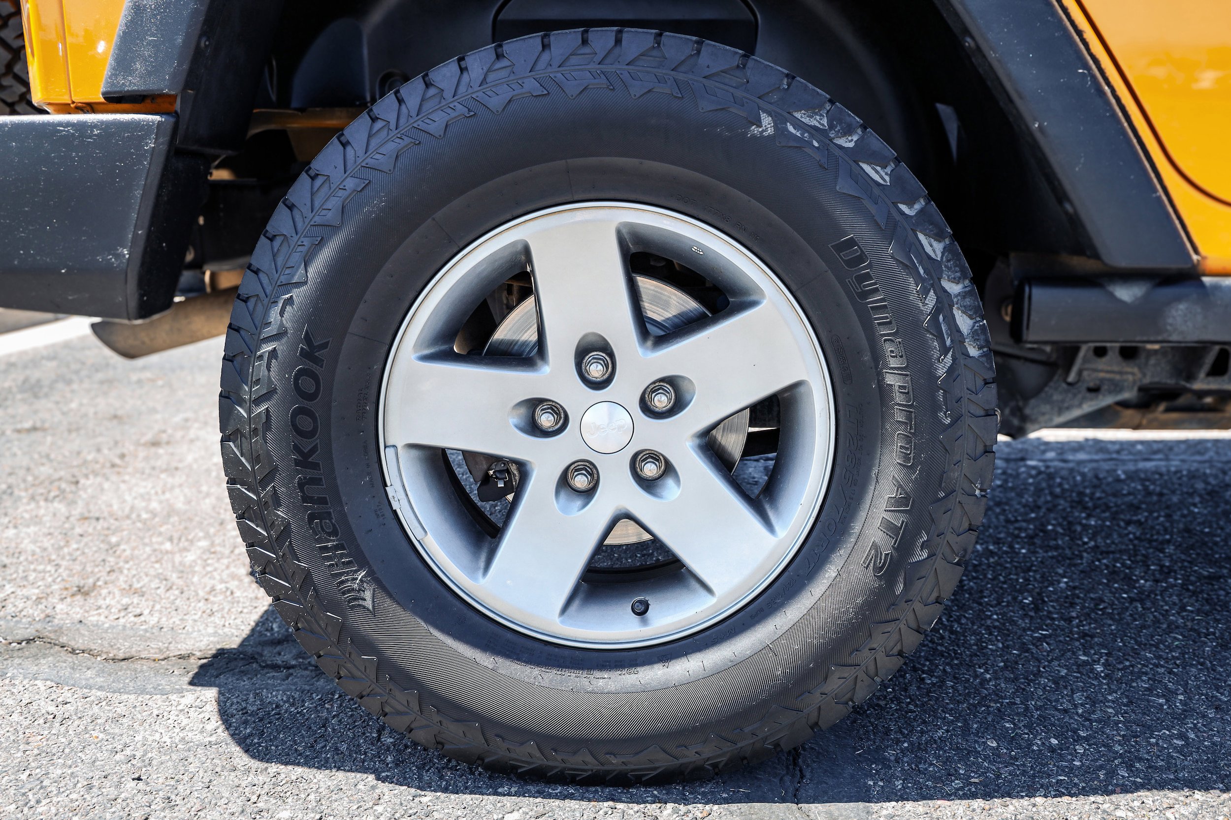 Used 2012 Jeep Wrangler Unlimited Rubicon w/ Connectivity Group AWD/4WD image 7