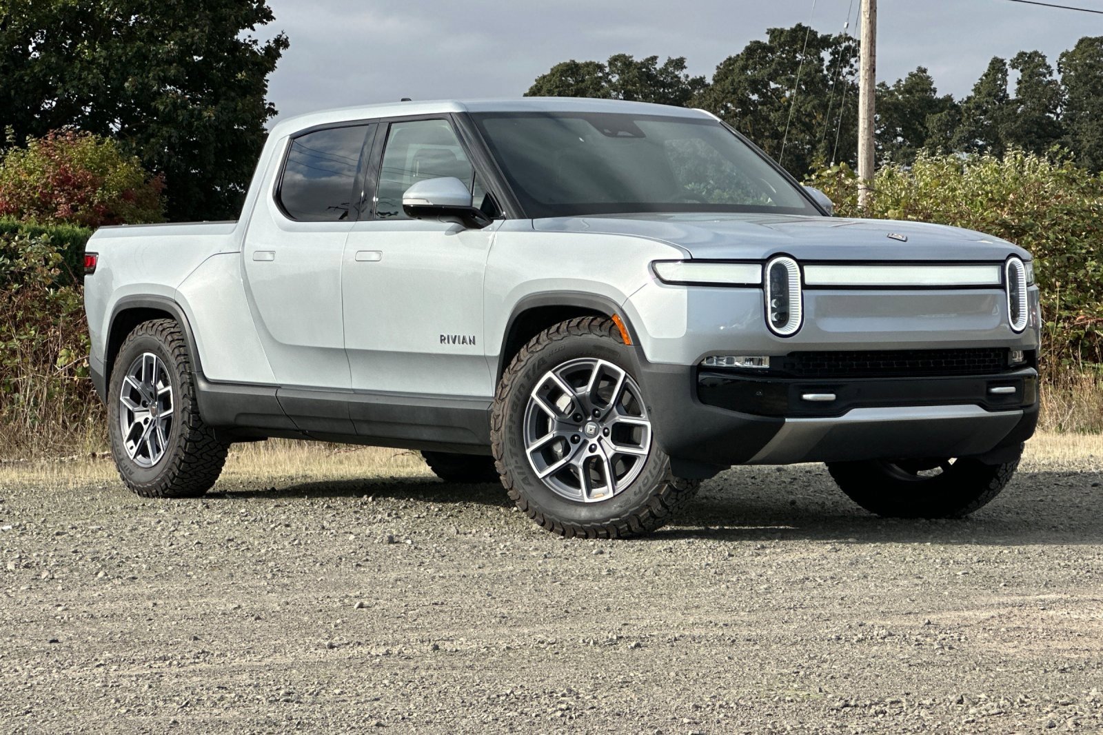 Used 2024 Rivian R1T Adventure image 2