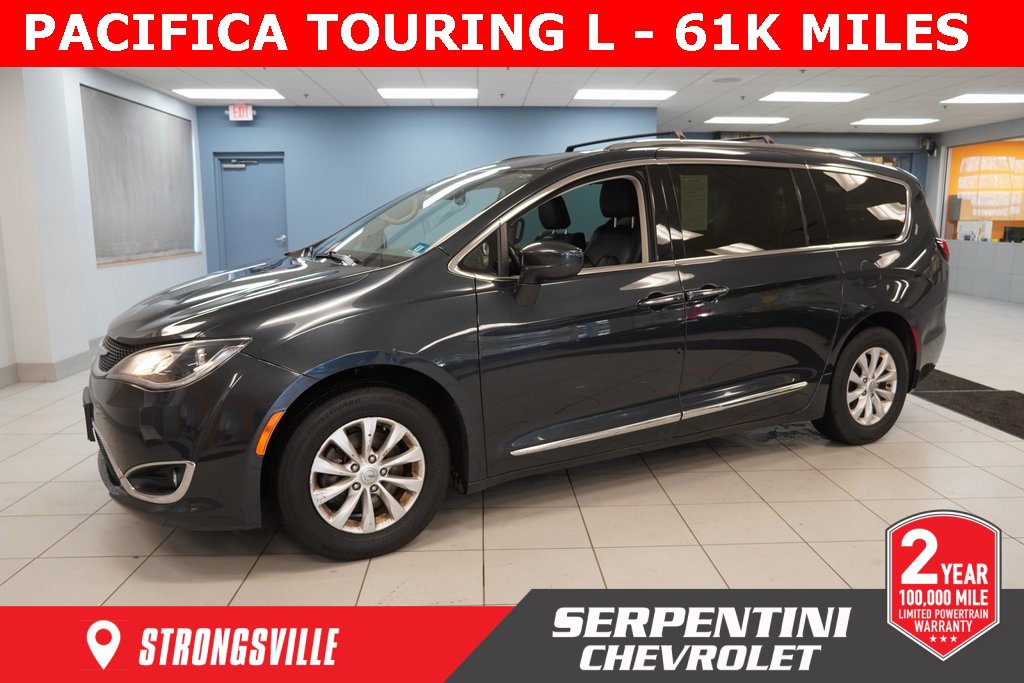 Used 2019 Chrysler Pacifica Touring-L image 1
