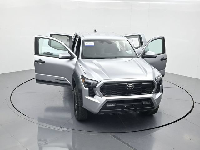 Used 2024 Toyota Tacoma TRD Off-Road AWD/4WD image 47