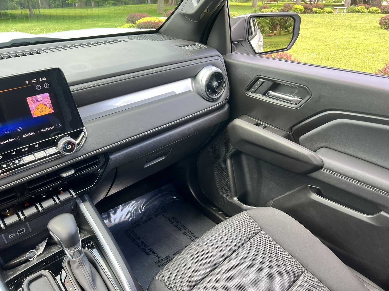 Used 2025 Chevrolet Colorado LT w/ Advanced Trailering Package RWD image 15