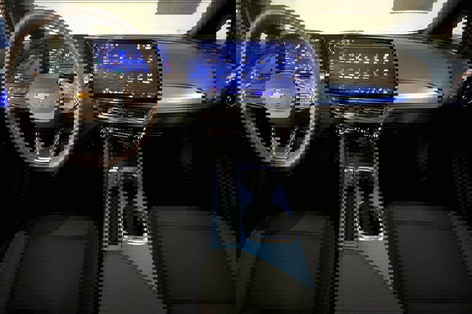 Used 2025 Chevrolet Equinox EV LT w/ Convenience Package FWD image 15