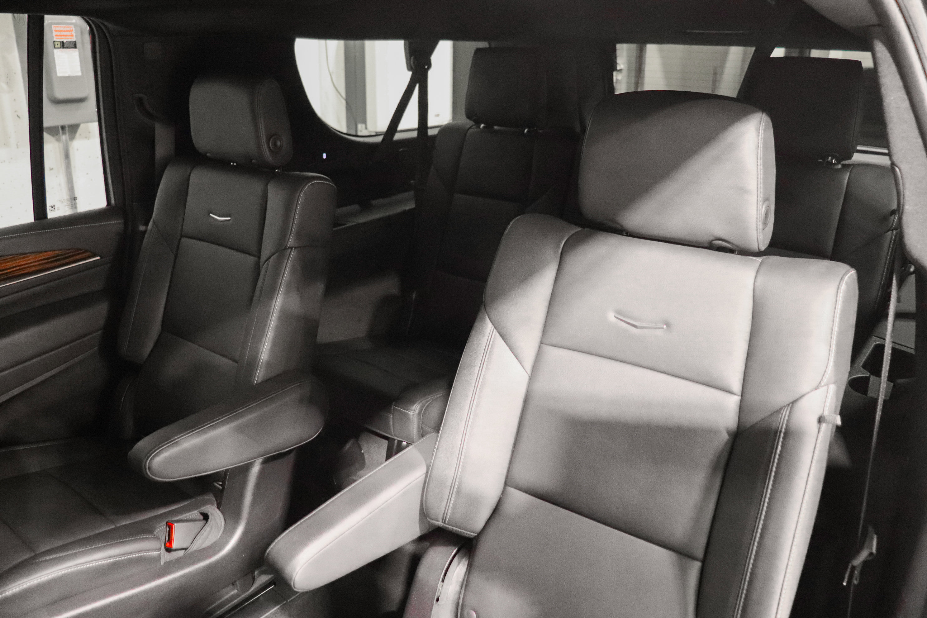 Certified 2022 Cadillac Escalade ESV Luxury AWD/4WD image 19