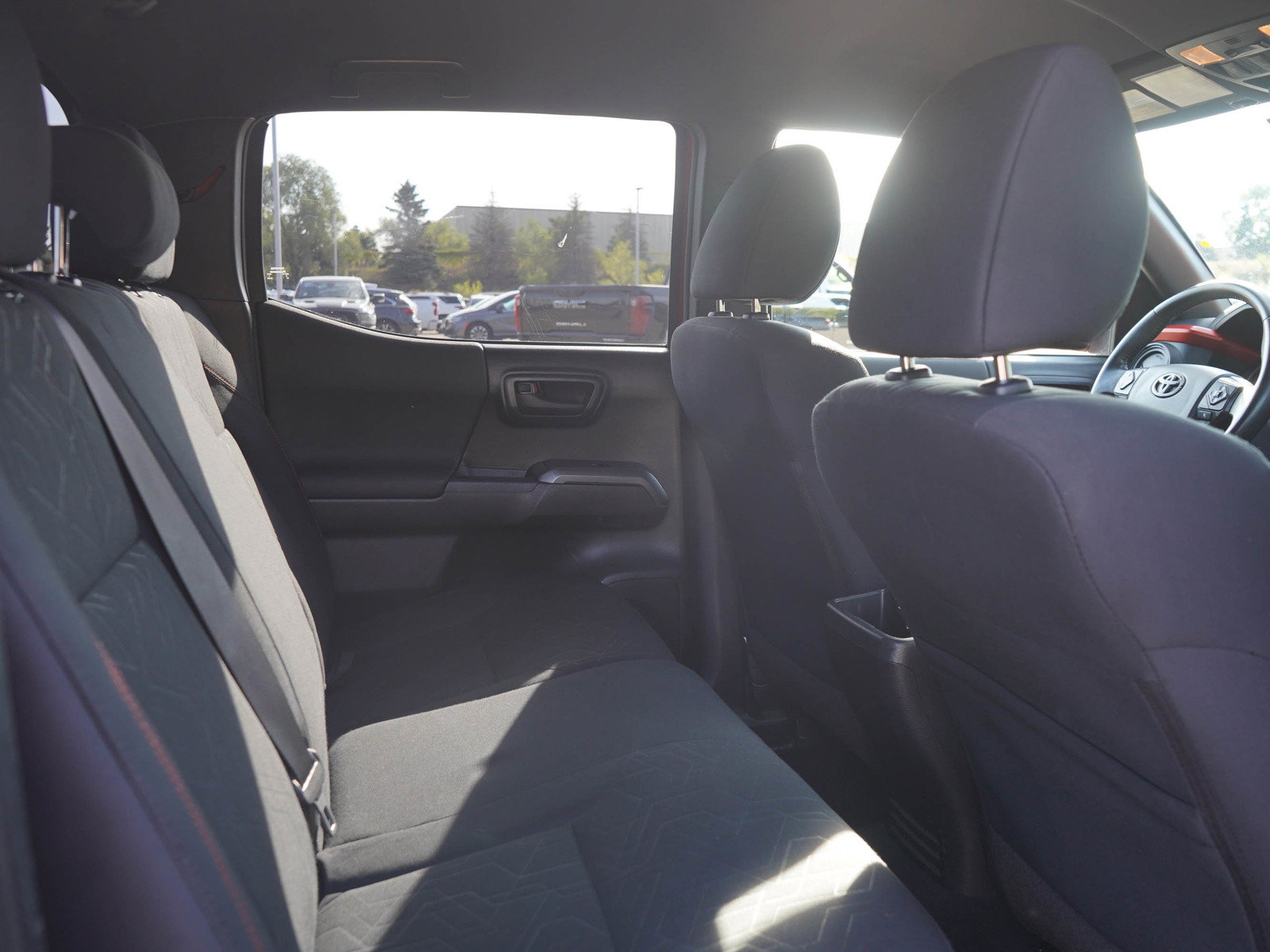 Used 2018 Toyota Tacoma TRD Off-Road w/ Technology Package AWD/4WD image 12