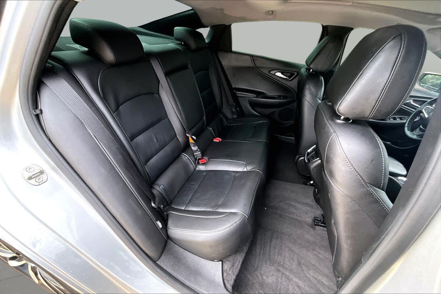 Used 2017 Chevrolet Malibu LT w/ Leather Package FWD image 20