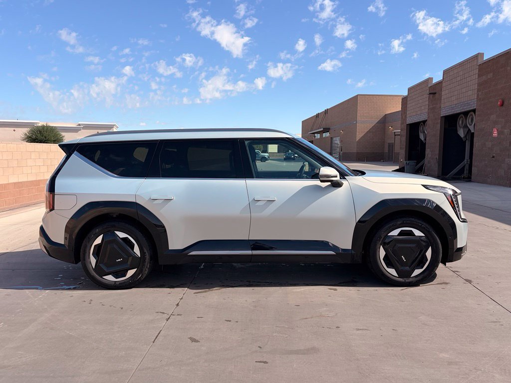 Used 2024 Kia EV9 Land AWD/4WD image 9