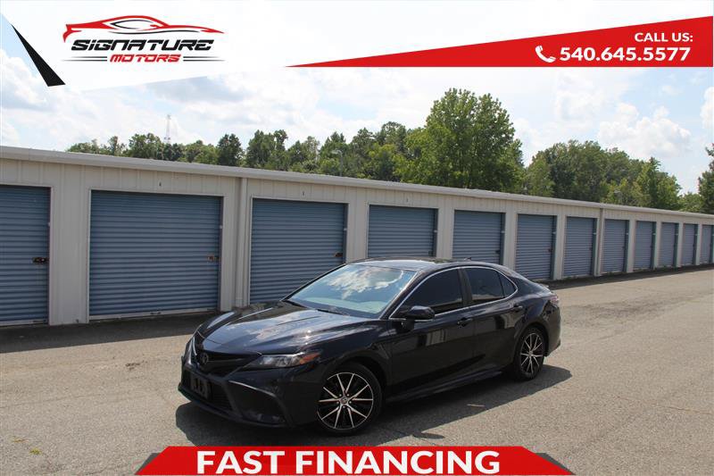 Used 2022 Toyota Camry SE w/ Cold Weather Package