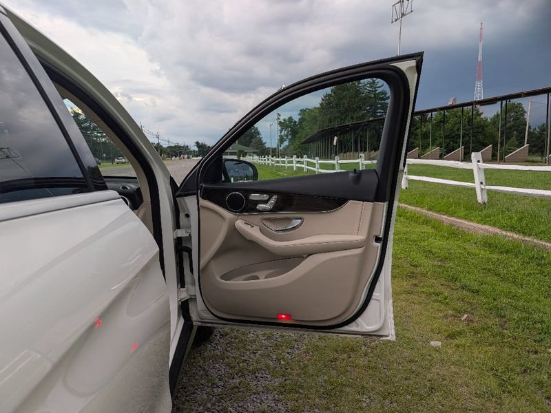 Used 2018 Mercedes-Benz GLC 300 4MATIC image 13