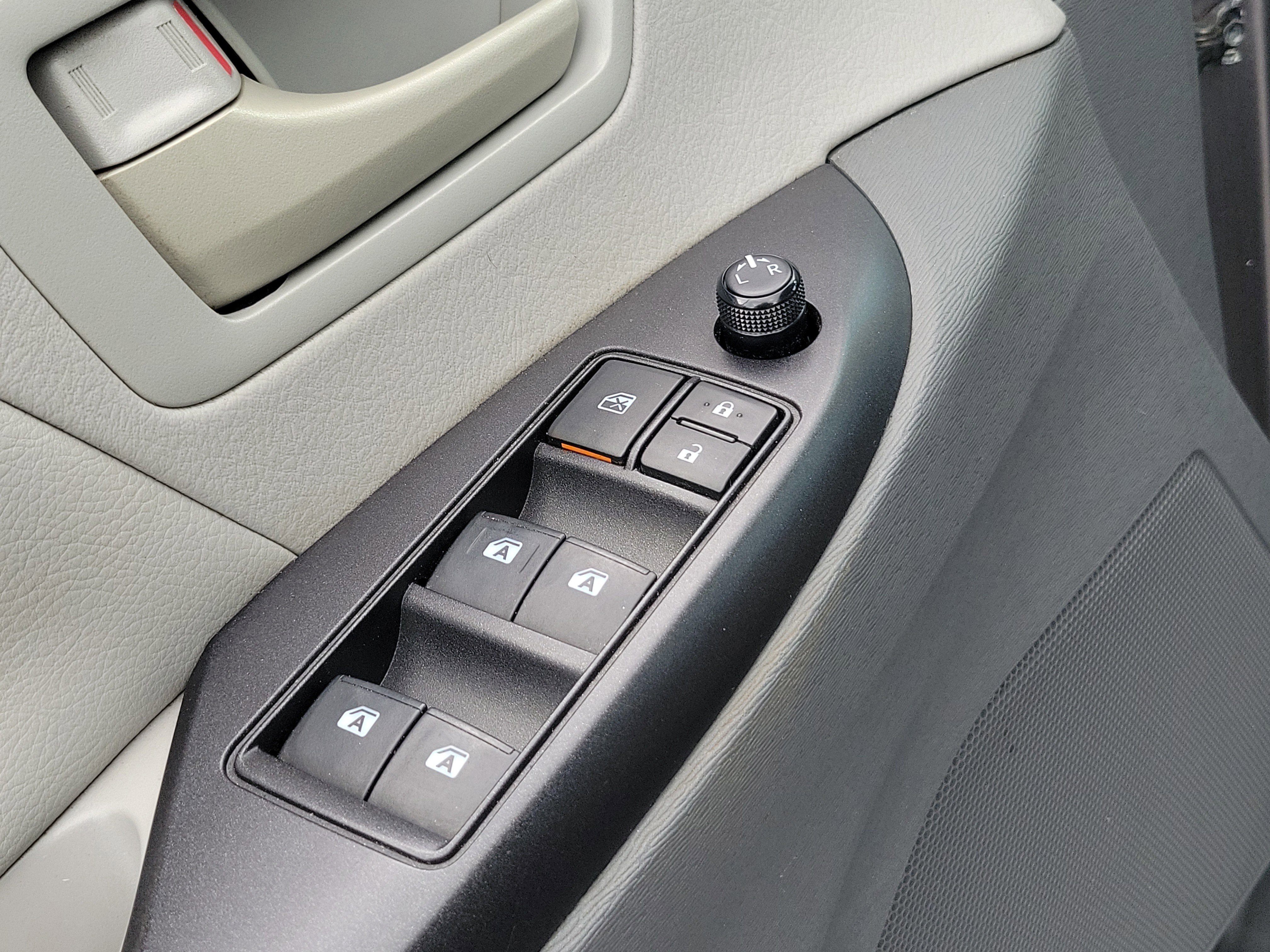 Certified 2020 Toyota Sienna L image 20