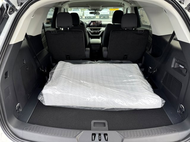 New 2026 Ford Explorer Active RWD image 17