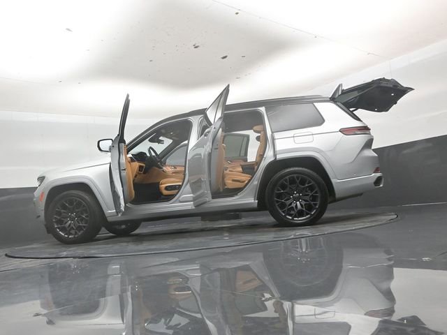 Used 2023 Jeep Grand Cherokee L Summit AWD/4WD image 57