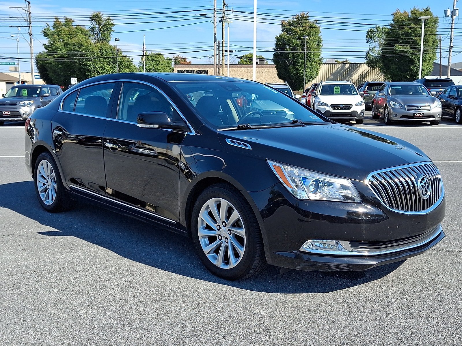 Used 2016 Buick LaCrosse Premium w/ Driver Confidence Package #1 FWD image 3