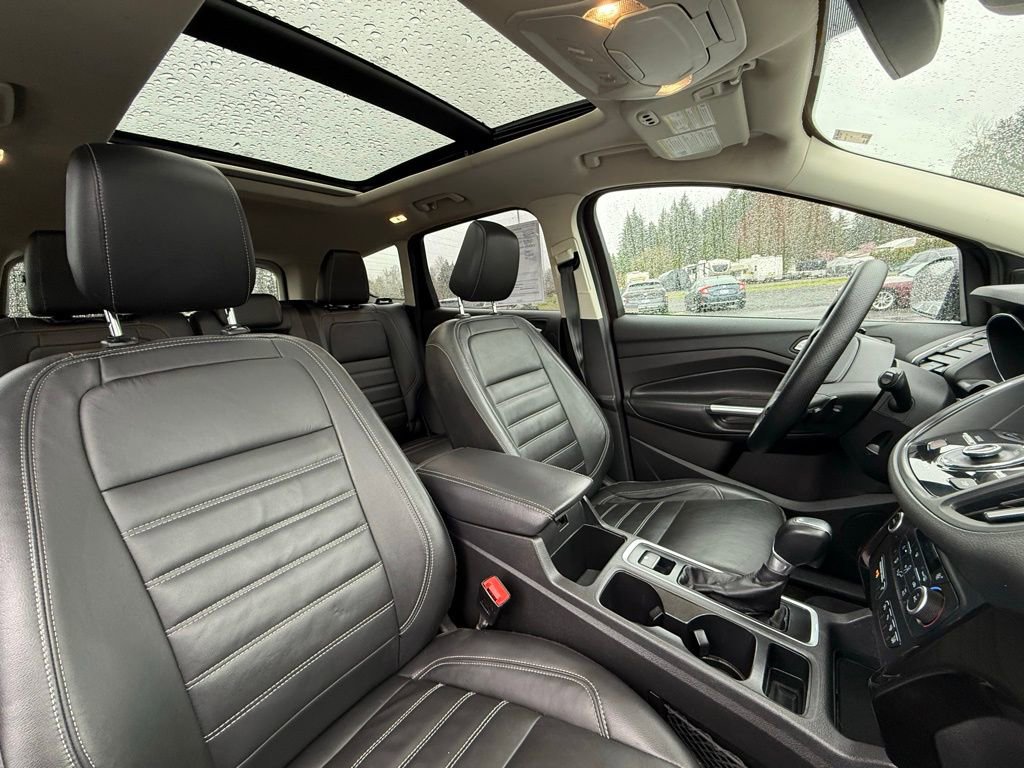 Used 2018 Ford Escape Titanium w/ Ford Safe & Smart Package image 19