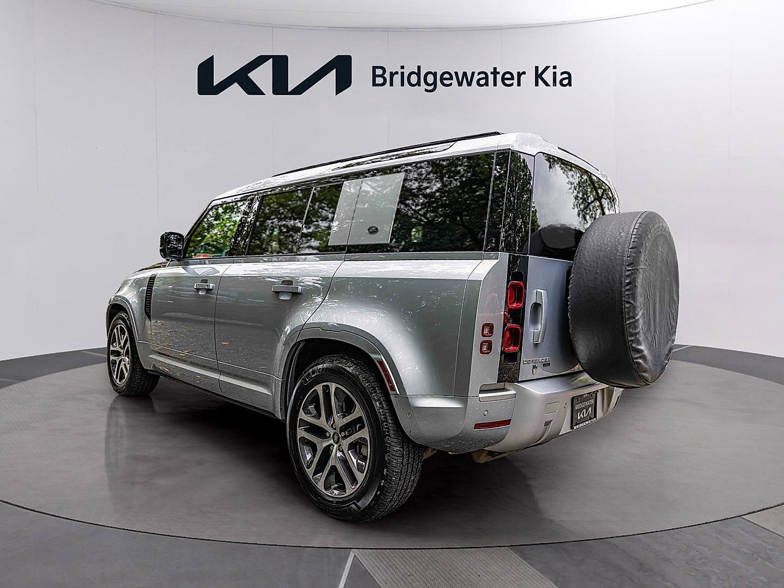 Used 2022 Land Rover Defender 110 XS Edition AWD/4WD image 4