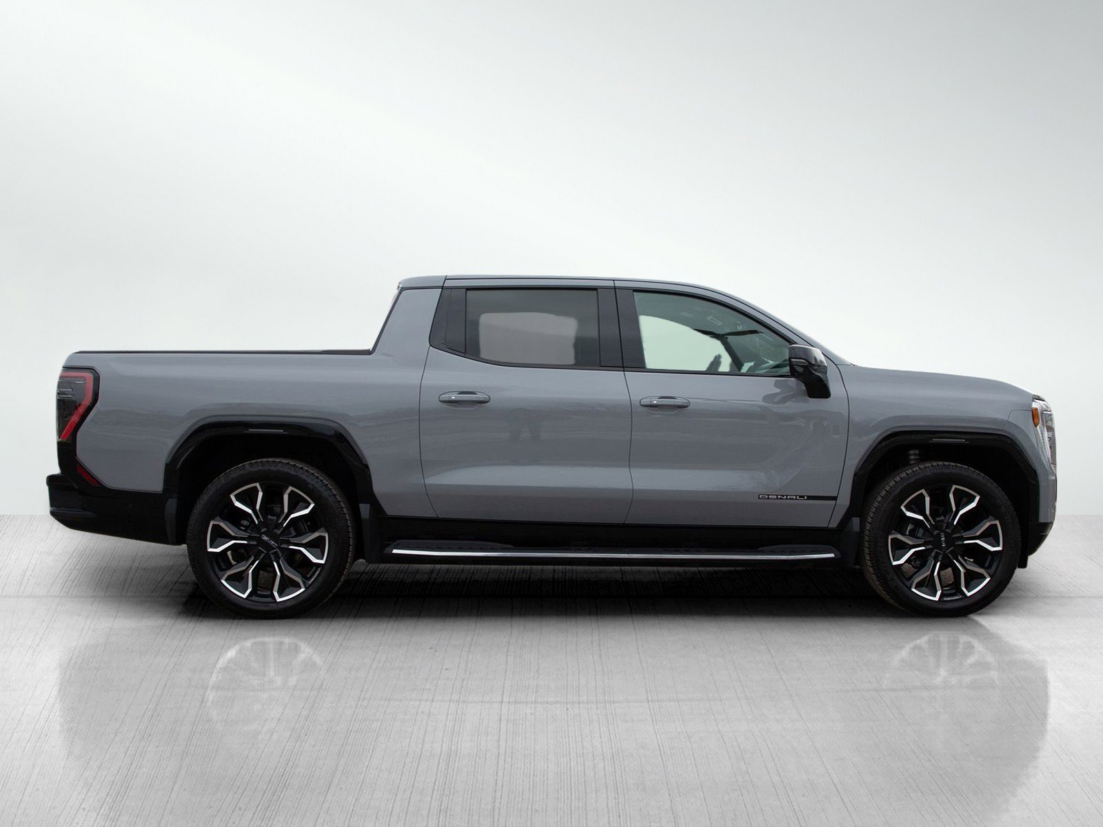 Used 2024 GMC Sierra EV Denali AWD/4WD image 6