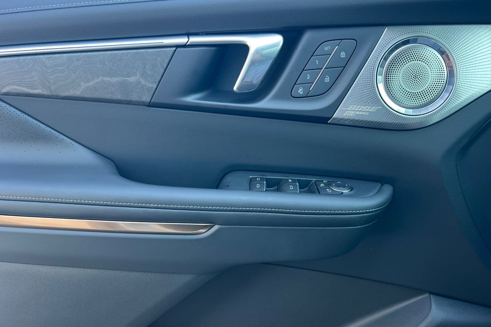 New 2026 Buick Enclave Avenir w/ Super Cruise Package FWD image 9
