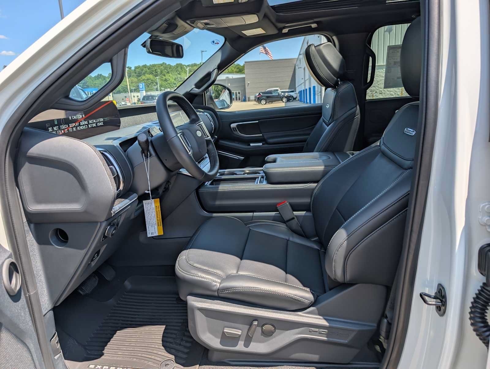 New 2027 Ford Expedition Max Platinum w/ Stealth Appearance Package AWD/4WD image 4