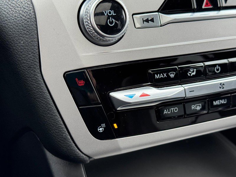 Used 2022 Ford Explorer XLT w/ Equipment Group 202A image 25