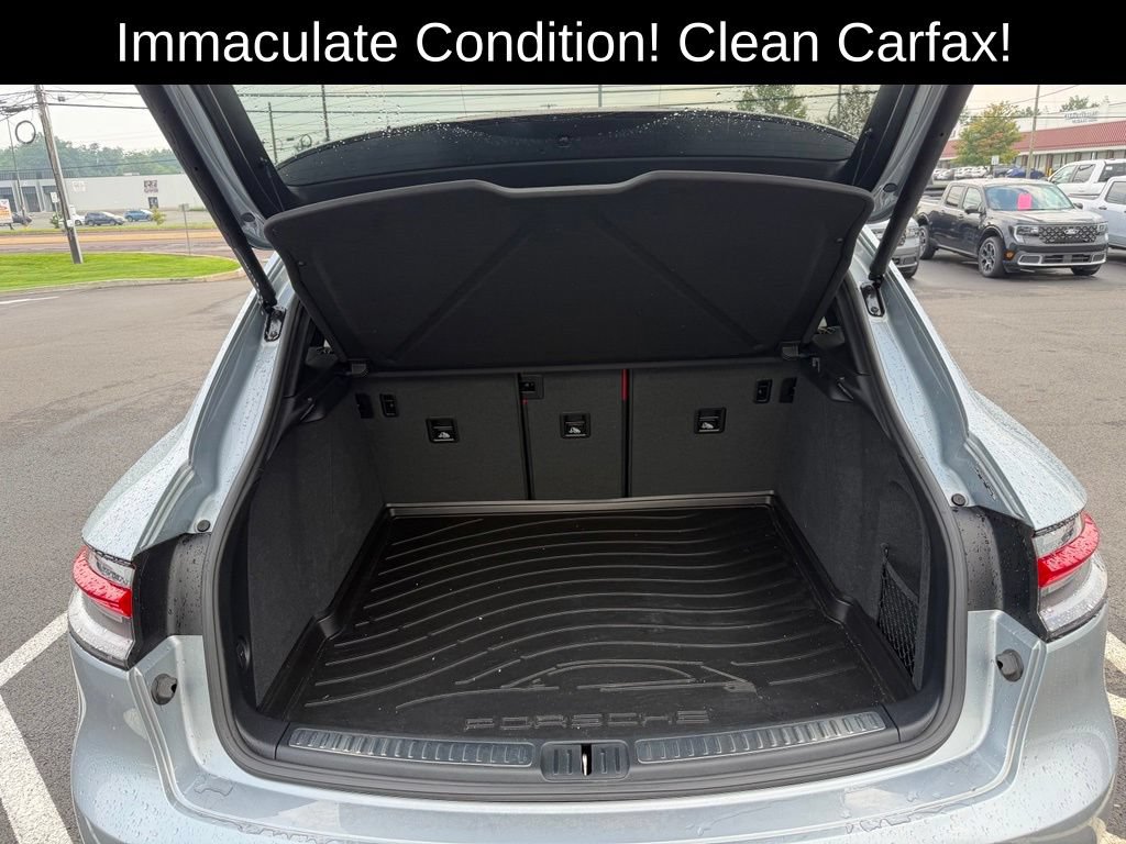 Used 2024 Porsche Macan AWD/4WD image 11