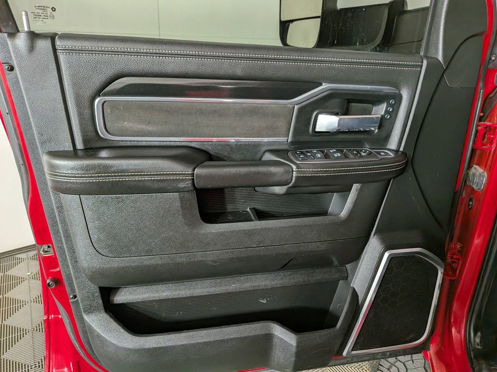 Used 2022 RAM 3500 Laramie w/ Night Edition image 15