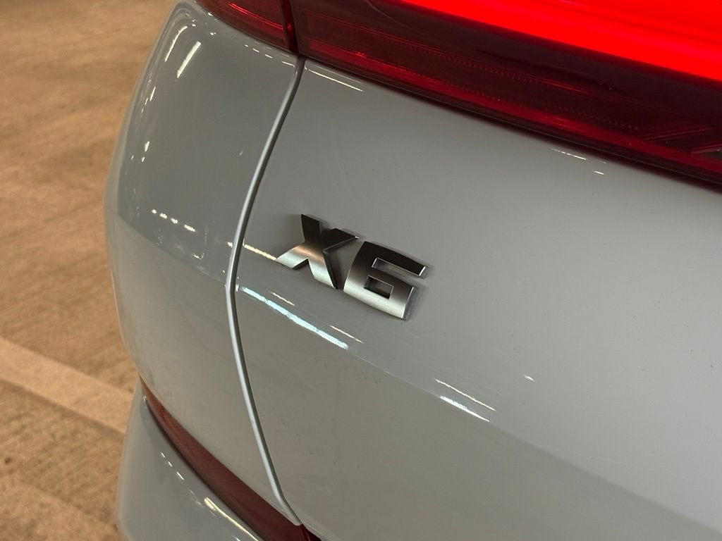 Used 2021 BMW X6 M50i w/ Premium Package AWD/4WD image 33