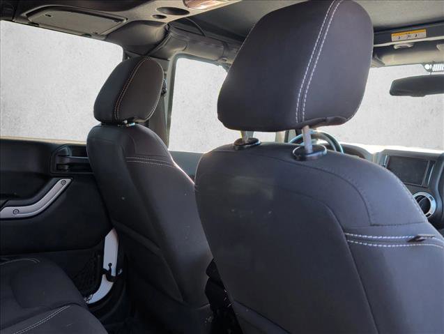 Used 2015 Jeep Wrangler Unlimited Sahara w/ Connectivity Group AWD/4WD image 19