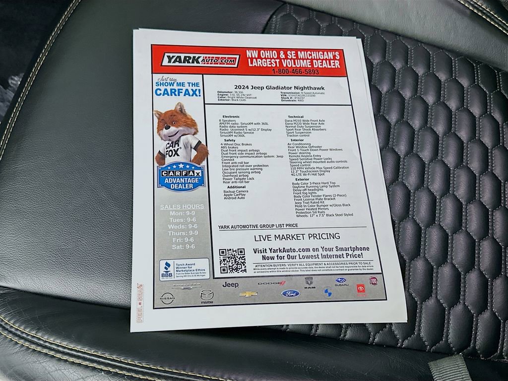 Certified 2024 Jeep Gladiator Sport AWD/4WD image 16