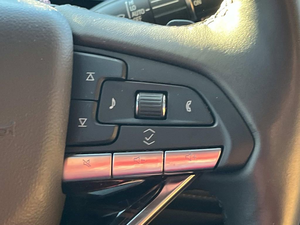 Certified 2024 Cadillac Escalade Premium Luxury image 32