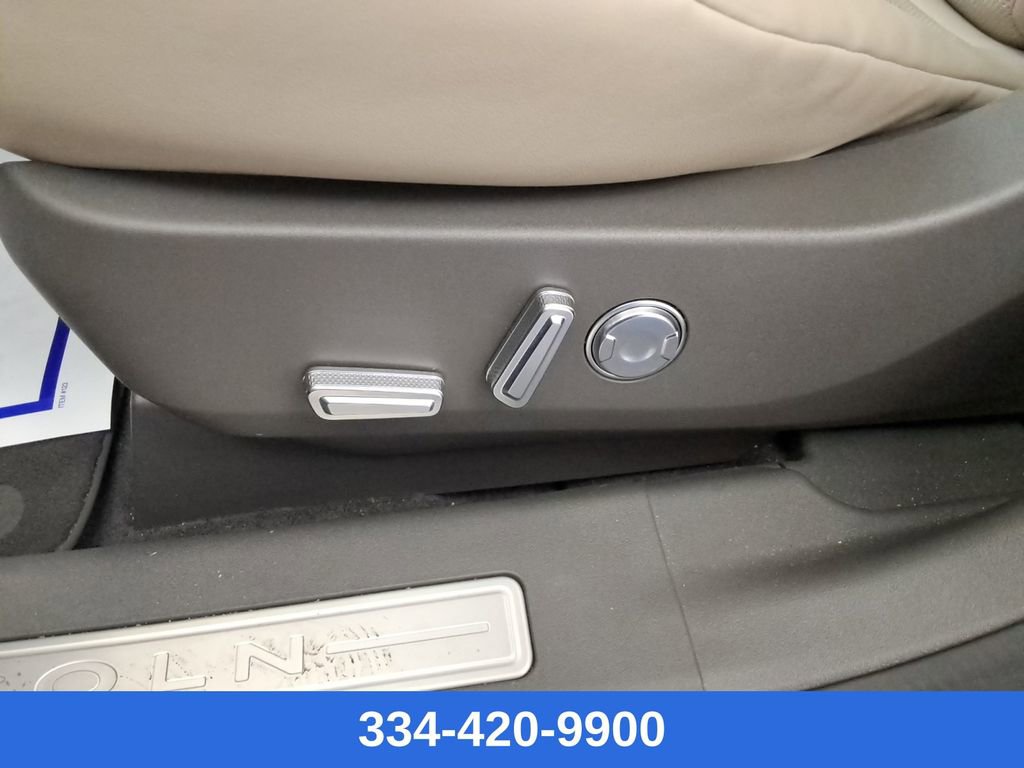 Used 2024 Lincoln Nautilus Reserve w/ Equipment Group 202A image 20